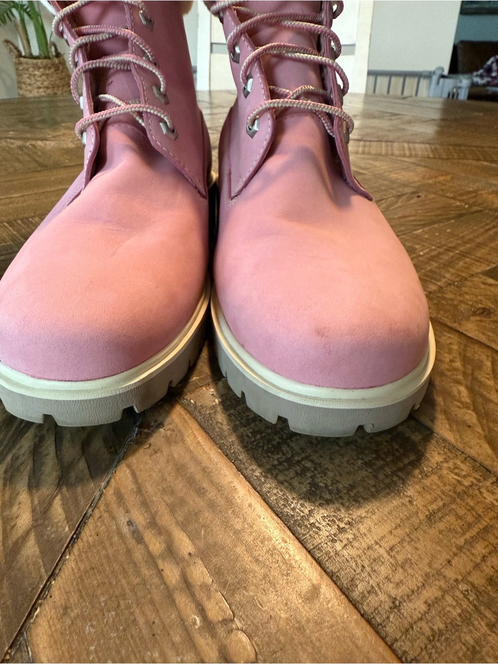 Timberland woman’s waterproof boots , sz 9 - Picture 7 of 14